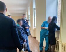 Лікар вимагав у бійця ЗСУ гроші за безкоштовну операцію: подробиці кричущого випадку в Одесі