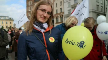 161009130702_krakow_anti_abortion_rally_02_640x360_bbc_nocredit