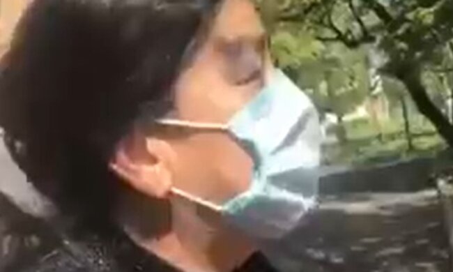 У Харкові роми влаштували облаву на пенсіонерів, відео: "Поки одна заговорює, інша..."