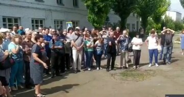 Харьковчане взбунтовались из-за отсутствия зарплат, кадры: "На работу не выйдем!"