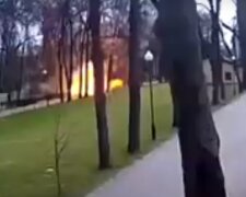 Парк Горького в Харькове попал под обстрел российских оккупантов: кадры уничтожения сняли на видео