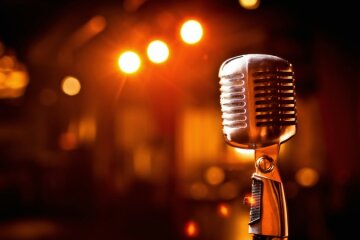 Майже як на мітингу в Януковича: запроданка заспівала українську пісню на КремльТВ