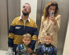 Дмитрий Монатик с женой и детьми
