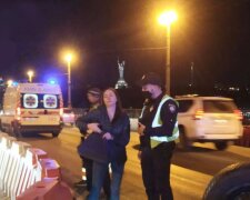 У Києві, водій п'яна як чіп, влаштувала аварію на мосту Патона: кадри ДТП