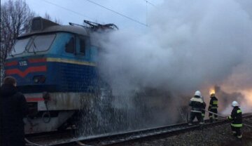 Нова біда на "Укрзалізниці", поїзд з пасажирами спалахнув прямо на ходу: кадри і дані про постраждалих
