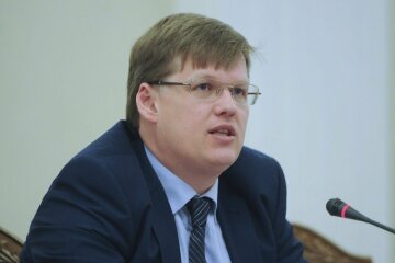Минсоцполитики анонсировало повышение зарплат чиновников