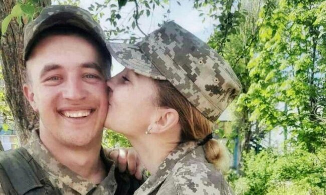 "Весілля під градами": українські захисники одружилися прямо на передовій, зворушливі фото