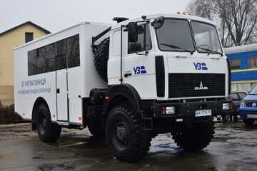 ЮЗЖД продолжает готовиться к зиме, закупая спецавтомобили МАЗ для аварийных бригад, - Веприцкий