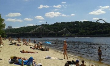 Пляжі Києва заполонила кишкова паличка: де небезпечно купатися