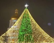 Главная елка Украины на Софийской площади возмутила сходством с российской: "Найдите 10 отличий"