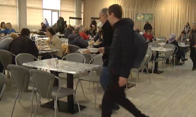 Бесплатные продукты для ВПЛ и пенсионеров в Киеве