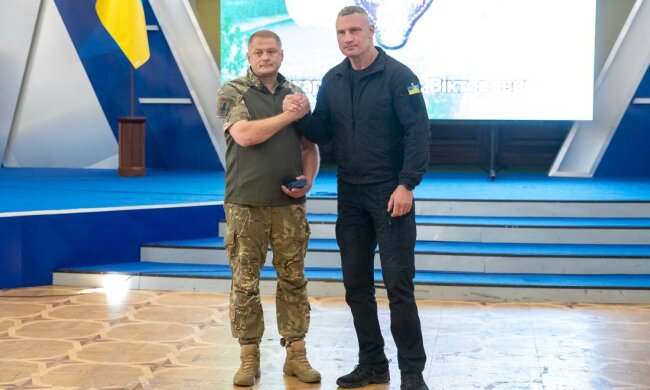 Кличко вручив нагороди до Дня Захисників і Захисниць: «Сьогодні близько 200 000 киян захищають країну»