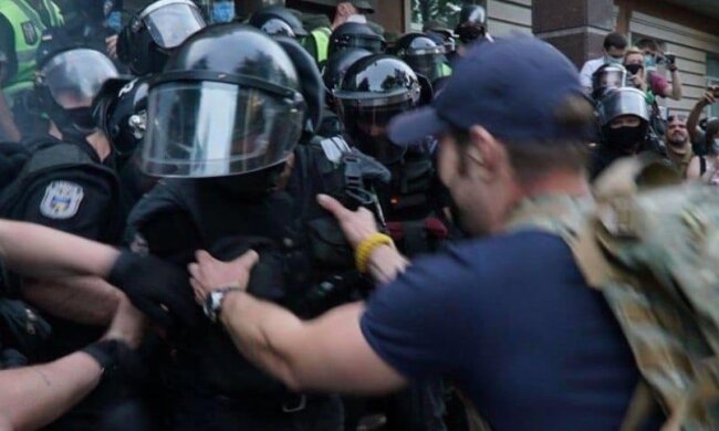 Беспорядки на суде по Стерненко были спланированной провокацией - СМИ