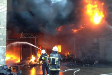 Масові пожежі охопили Одесу: подробиці і кадри з місця НП