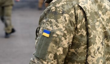 Чиновник однієї з військових частин "зливав" таємні відомості Сил оборони України: що відомо