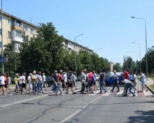 Одесситы взбунтовались в разгар жары, движение заблокировано: кадры с места