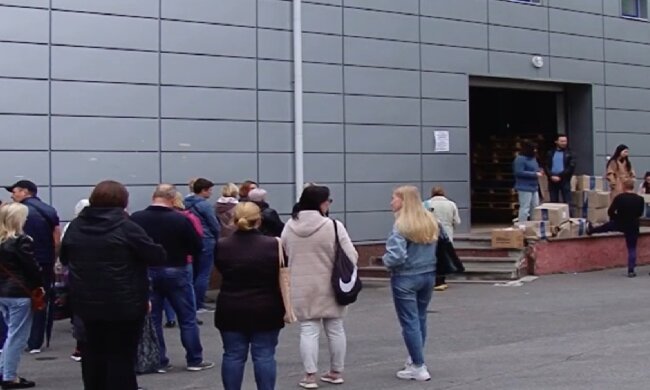 Безкоштовні продукти для ВПО та пенсіонерів у Харківській області