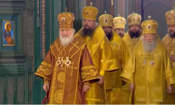 Патріарх Кирило освятив головну гордість Путіна і Шойгу, фото: "Ворота стережуть не тільки орки"