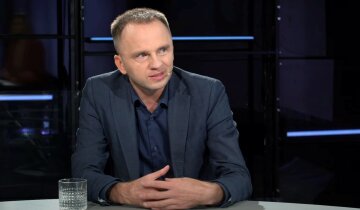 Аваков привык за сем с половиной лет, находясь на должности министра внутренних дел, быть как бы вне политики, - Олег Постернак