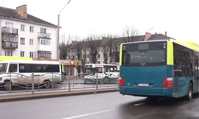 Новий графік руху транспорту в Кіровоградській області: пасажирам надали список спецрейсів