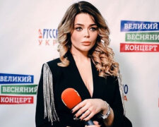 Развратная Алина Гросу вывалила дары природы перед камерой: "Не тяжело с такими?"