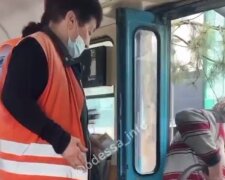 "Не проходив по дрес-коду": в Одесі з трамвая вигнали пасажира, очевидці зняли все на відео