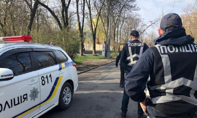 Вандал устроил небывалый погром на Одесчине: "разрушил больше 10 могил", фото