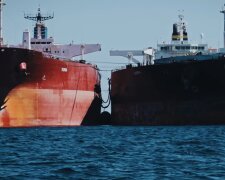 Нафта, тіньовий флот