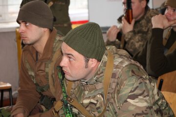 В Николаеве британские инструкторы начали обучение украинских морпехов (фото)