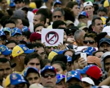 В Венесуэле многотысячная акция протеста, есть погибшие