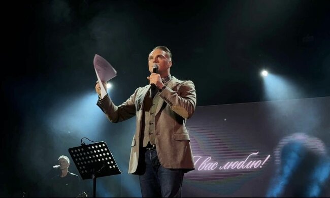 Євген Рибчинський присвятив пісню «Ти красива така» своїй Музі: романтичним натурам точно сподобається