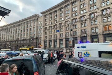 Масштабна ДТП з жертвами на Хрещатику, з'їхалися поліція і медики: фото з місця аварії