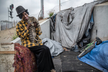 Невероятная жизнь бездомных американцев под знаменитым знаком «Голливуд» (фото)