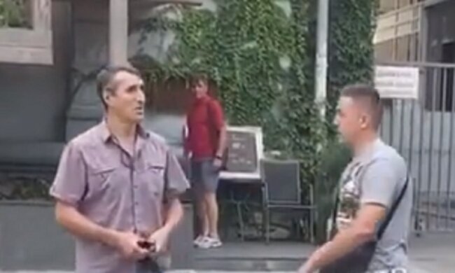 Дніпрянин з пістолетом не дочекався поліцію і "покарав" кривдника дружини, кадри: "Поставив на коліна і..."