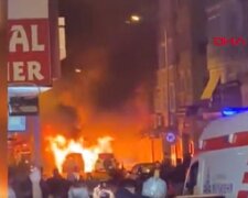 Новый взрыв прогремел в Стамбуле: улица и машины в огне