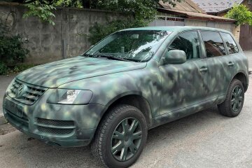 Андрей Андреев передал внедорожник бойцам 41 бригады ВСУ, которые сейчас держат фронт под Купянском