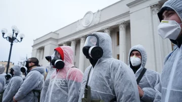 Нацкорпус Білецького влаштував протест під Радою: «Депутати – сидіть вдома»