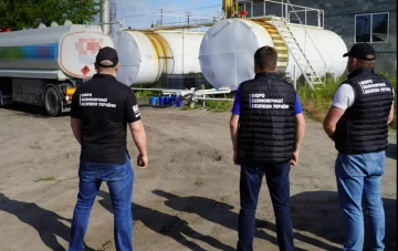 у Києві викрили нафтобазу, яка збувала українцям "ліве" пальне