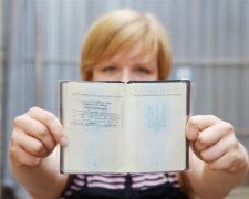 Украинцев начали штрафовать за проживание не по прописке