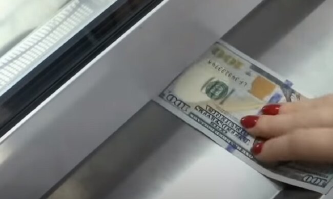 Наличных нет: в Нацбанке ответили, куда исчезли доллары и когда в банках появится валюта