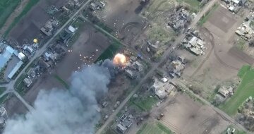 Горіло дуже красиво: українські захисники знищили склад боєприпасів окупантів прямо на "ганку" села
