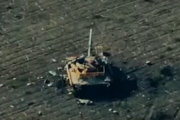 техніка окупантів, війна, поле бою