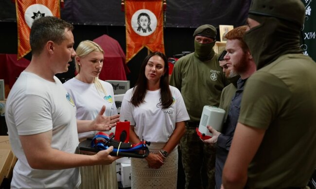 Християнський корпус передав вантаж на Запорізький та Покровський напрямки