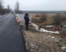 Жінка з дітьми впала в річку з моста через п'яного водія: кадри події на Одещині