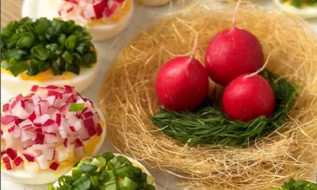 Фаршировані яйця, які викличуть фурор: новий рецепт на Великдень