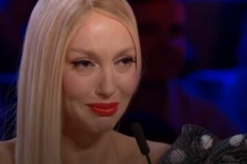 оля полякова плачет