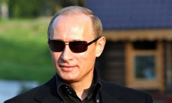 На ЛГБТ-марше в Киеве замечен Путин в странной позе: провокационные фото