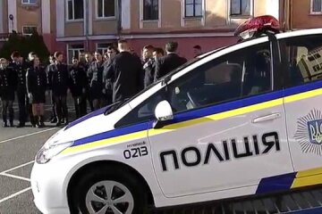 Копам заборонять лаятися і змусять берегти авто