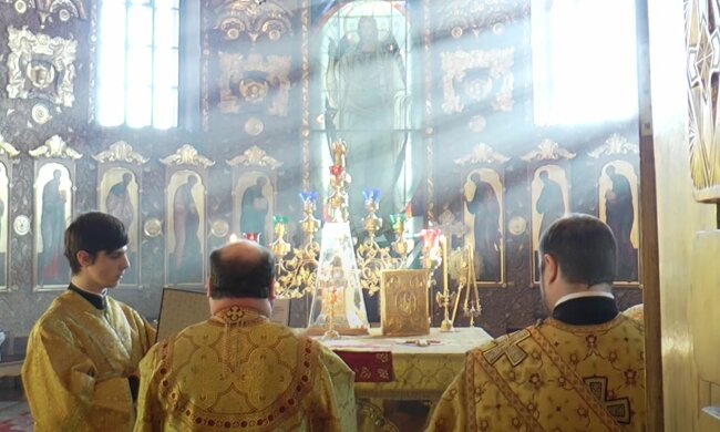 В Церкви составили особую молитву от компьютерной зависимости