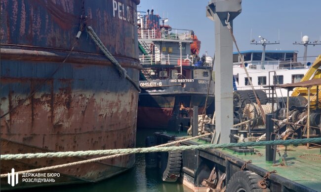 Сменили флаг и пытались тайно вывезти: в Одесской области задержали сразу 10 российских судов